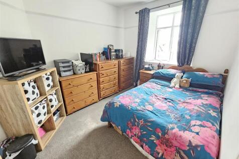 Bedroom 2.jpg