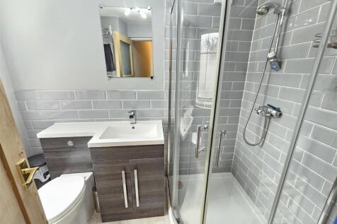 Shower Room.jpg