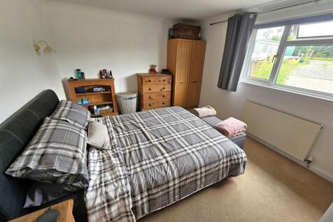 Bedroom 1 (House).jpg