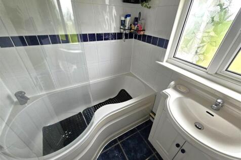 Bathroom (House).jpg