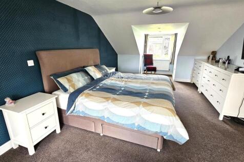 Bedroom 1.jpg