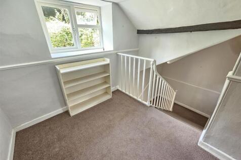 Second Floor Landing.jpg