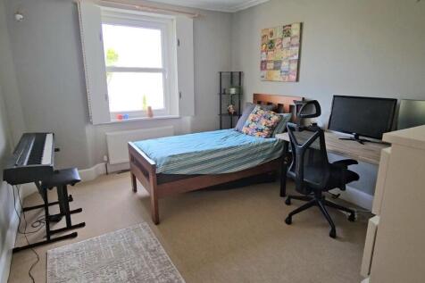 Bedroom 3.jpg