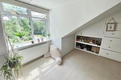 Bedroom 4.jpg
