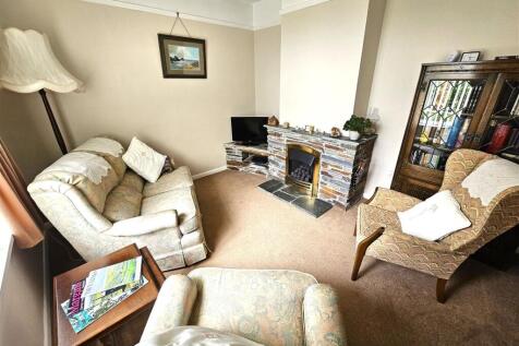 Living Room.jpg