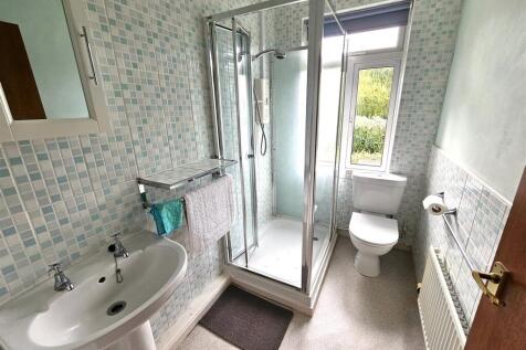 Shower Room.jpg
