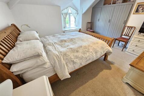 Bedroom 1.jpg