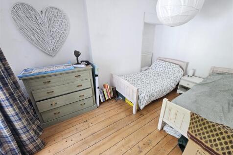 Bedroom 2.jpg