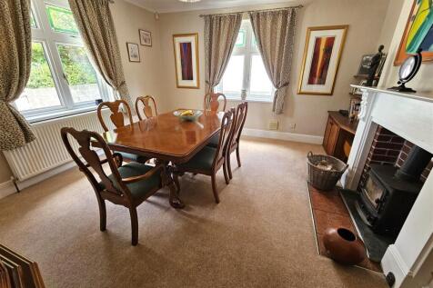 Dining Room.jpg