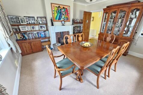 Dining Room (2).jpg