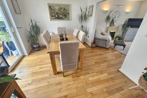 Dining area.jpg