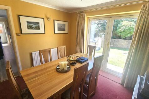Dining Room.jpg