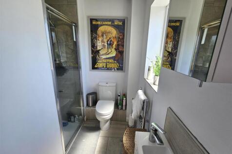 Ensuite.jpg