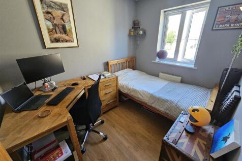 Bedroom 4.jpg