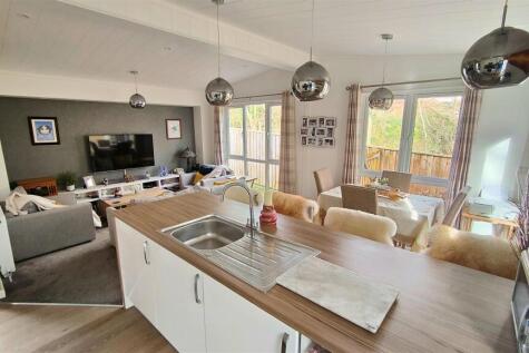 kitchen living area.jpg