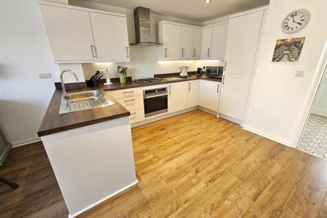 Kitchen Area.jpg