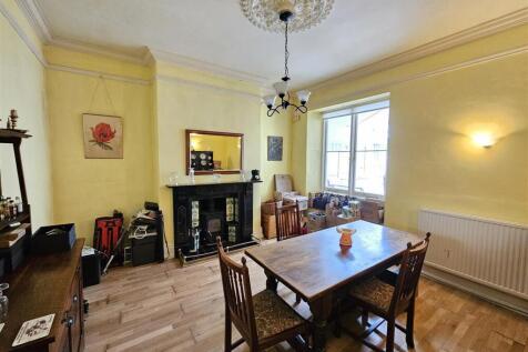 Dining Room.jpg