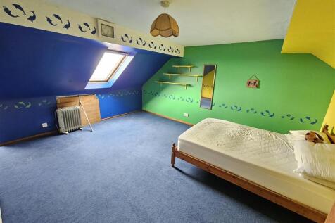 Bedroom 4.jpg