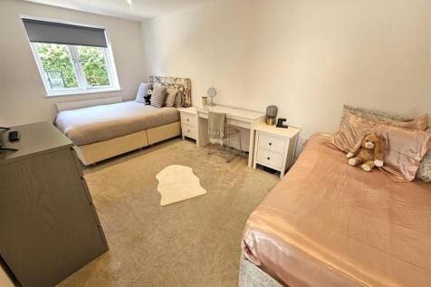 Bedroom 4.jpg