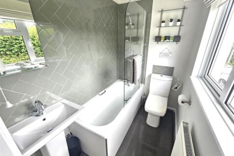 Annexe Bathroom.jpg