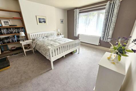 Bedroom 4.jpg