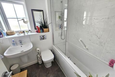 Bathroom.jpg