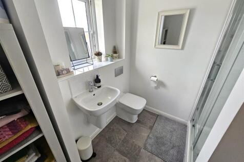 Shower Room.jpg