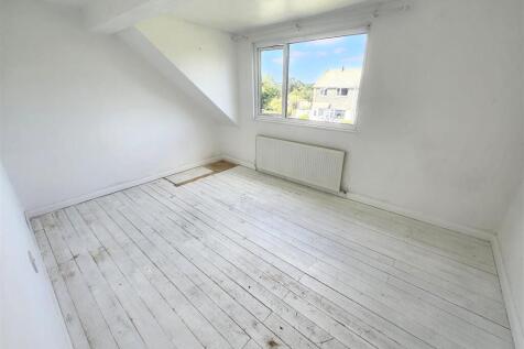 Bedroom 1.jpg
