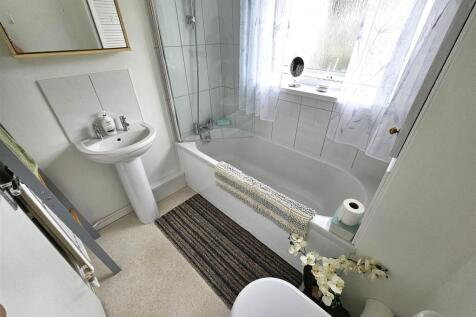Bathroom.jpg
