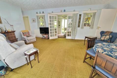 Living Area (2).jpg