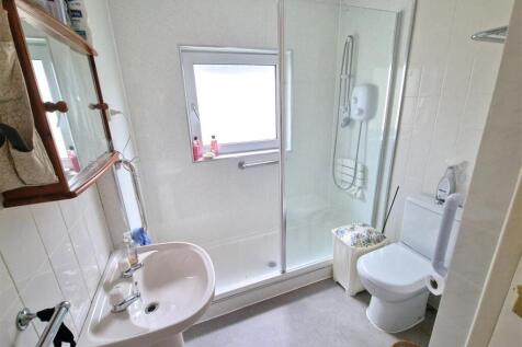 Shower Room.jpg