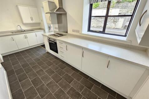 Kitchen (2).jpg