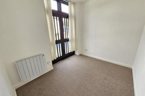 Bedroom 2.jpg