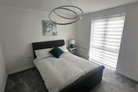 Bedroom 2 (2).jpg