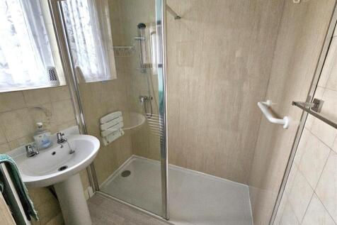 Shower Room.jpg