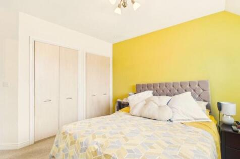 Bedroom 1.jpg