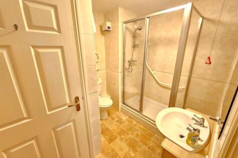 Shower Room.jpg