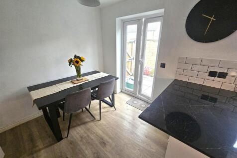 Dining Area.jpg