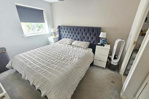 Master Bedroom.jpg