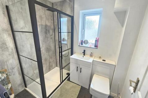 Shower Room.jpg