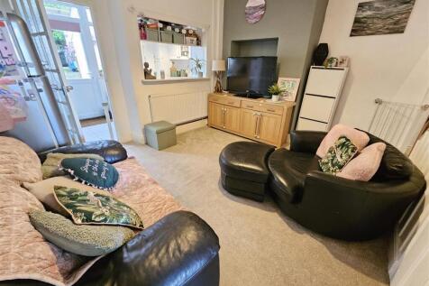 Sitting Room (2).jpg