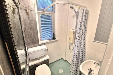 Shower Room.jpg