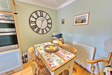 Dining Area.jpg