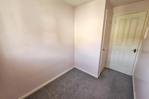 Bedroom 3 (2).jpg