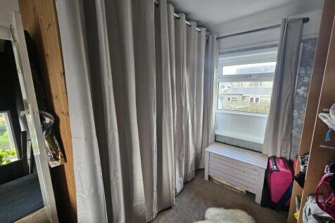 Bedroom 1 Dressing Area.jpg