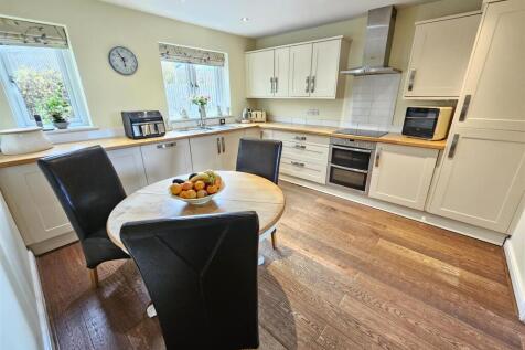 Kitchen Breakfast.jpg