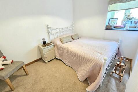 Bedroom 5.jpg