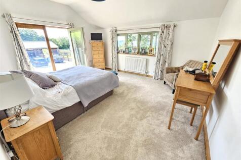 Master Bedroom.jpg