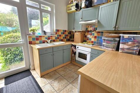 Annexe Kitchen 1.jpg