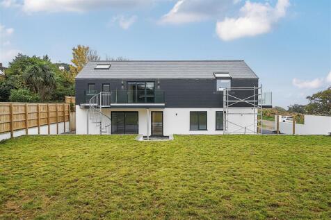 Side view &#43; garden.jpg